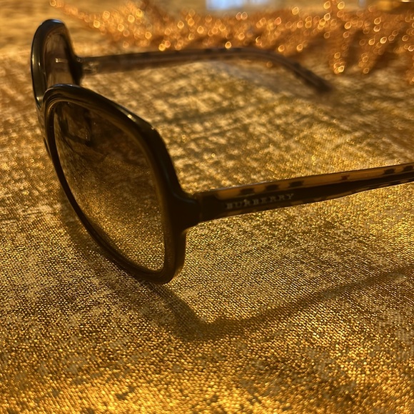 Burberry sunglasses